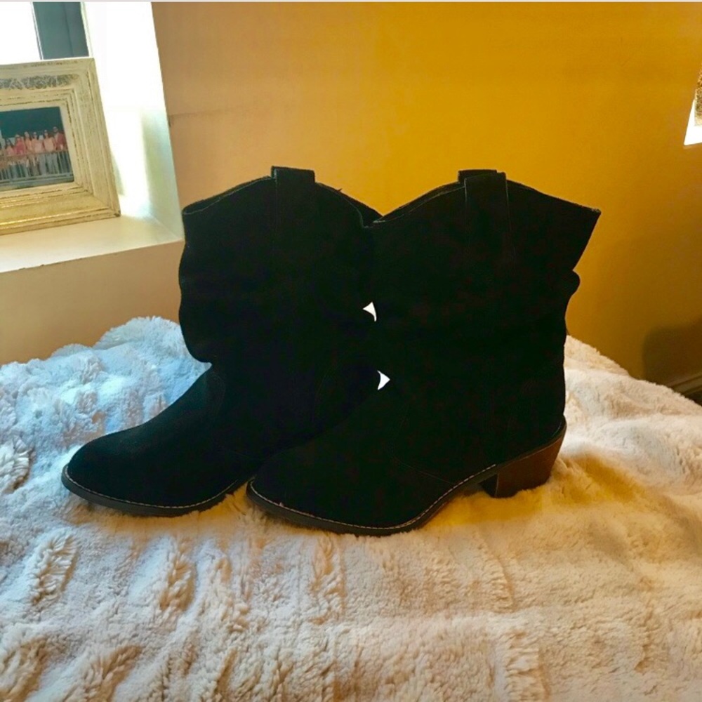 Brand New Black Steve Madden booties